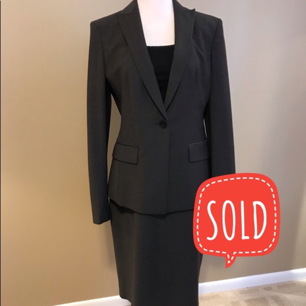 Ann Taylor two piece pinstriped suit❣️